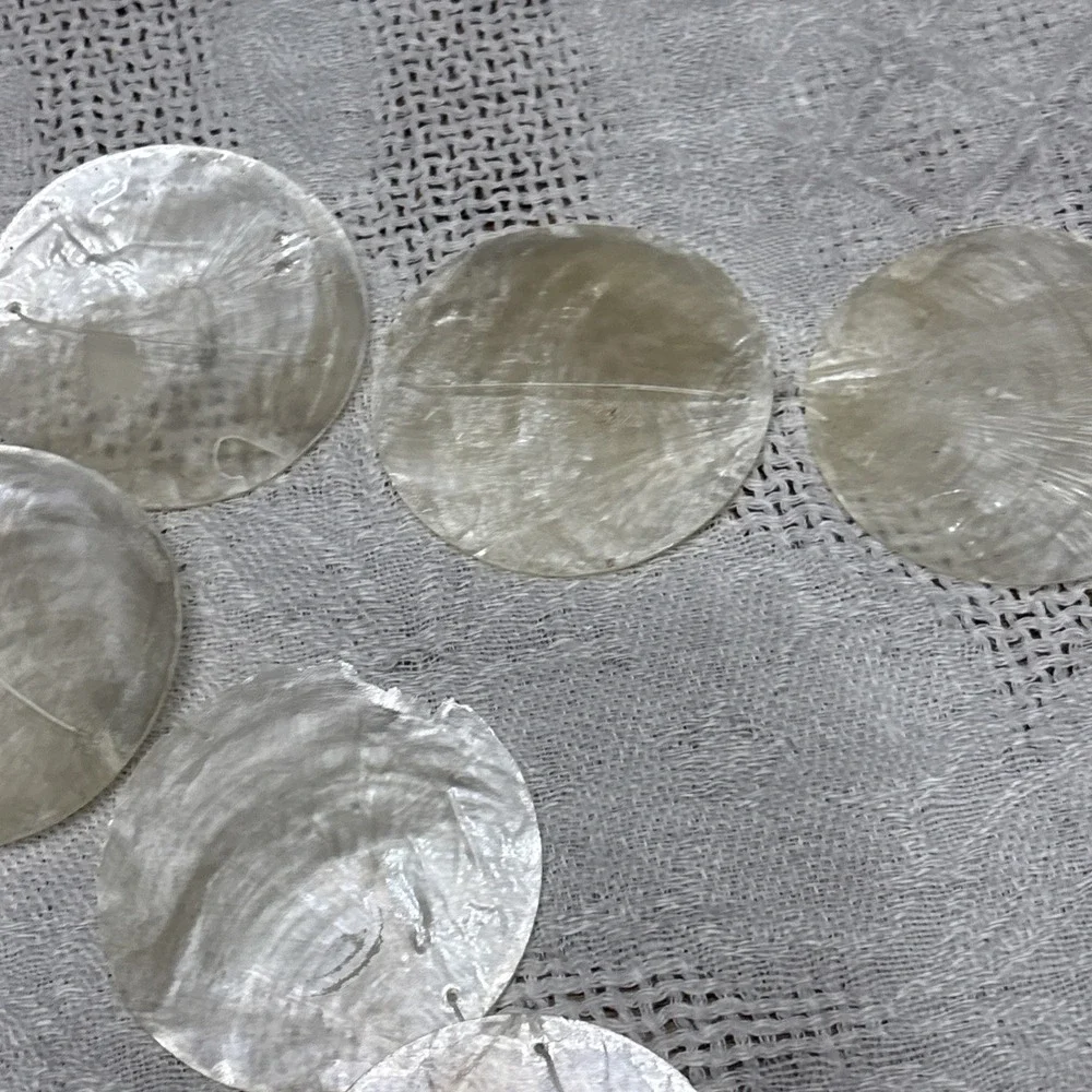 43 Pre Strung Capiz Shells White Round 2